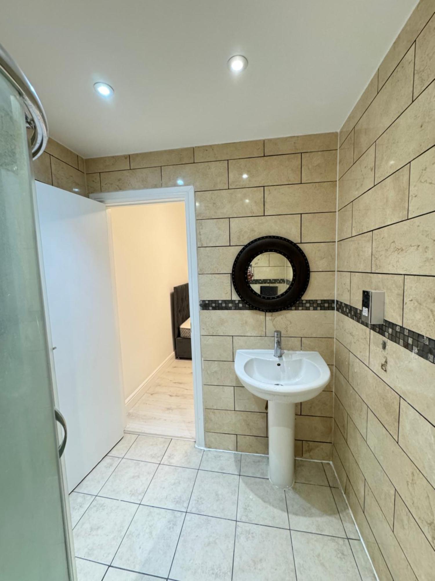 One Bedroom Flat 2nd Floor Victoria * Londen